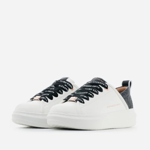 Sneakers vegana bianca con sperone e linguella in stampato pitone nero