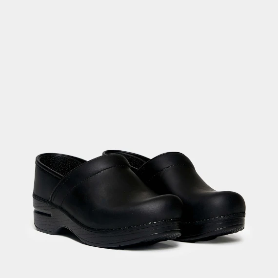 Classico zoccolo Dansko in pelle nero oiled.