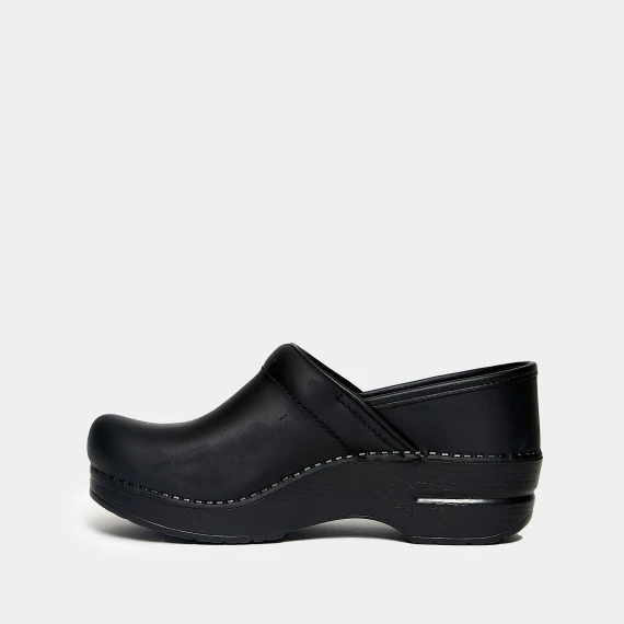 Classico zoccolo Dansko in pelle nero oiled.