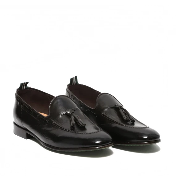 Mocassino in pelle verde scuro con nappine