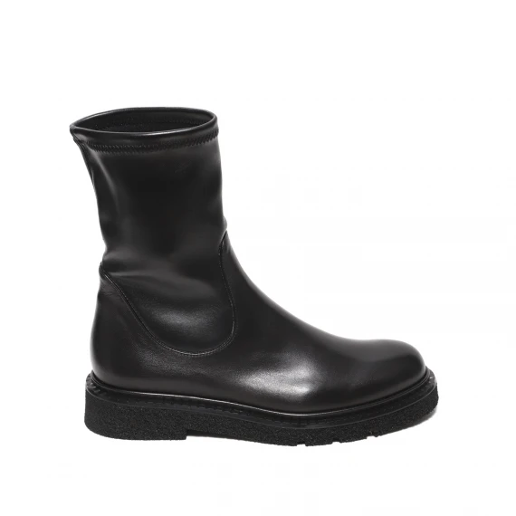Stivaletto in nappa nera elasticizzata