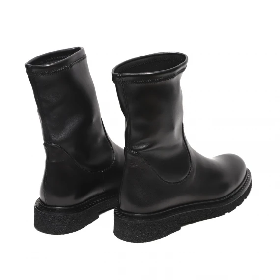 Stivaletto in nappa nera elasticizzata