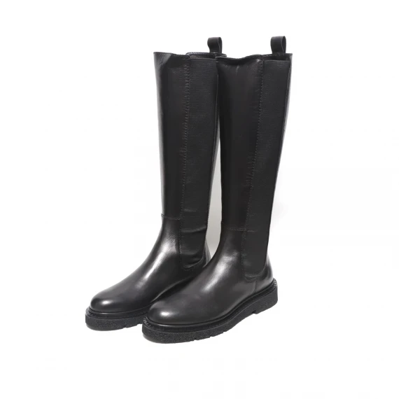 Stivale in nappa nera con elastico laterale