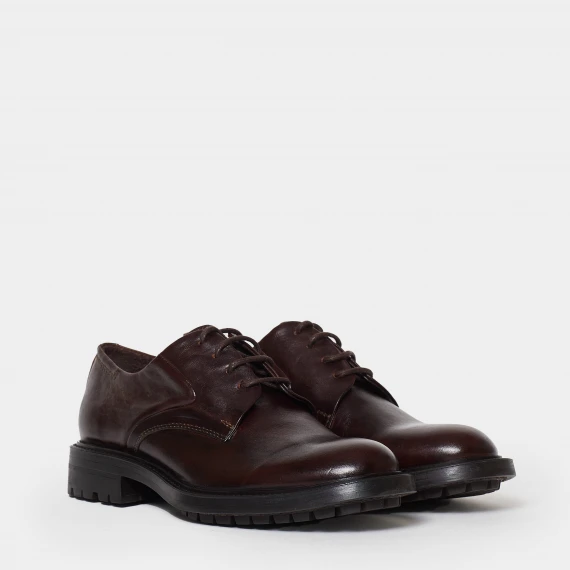 Scarpa allacciata a derby