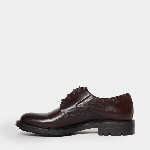 Scarpa allacciata a derby