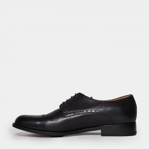Scarpa legata a derby in pelle nera
