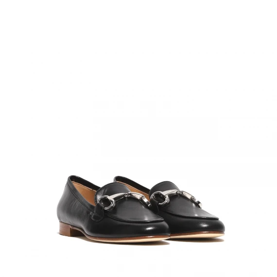 Mocassino con fibbia argento in pelle nera