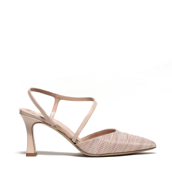Slingback con listino diagonale in vernice beige nude