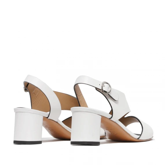 Sandalo in pelle bianca con cinghetto e tacco