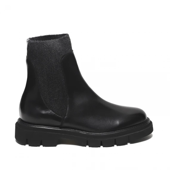 Stivaletto in pelle nera con elastici