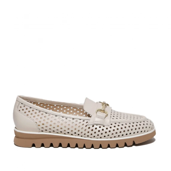 Mocassino pelle traforata latte