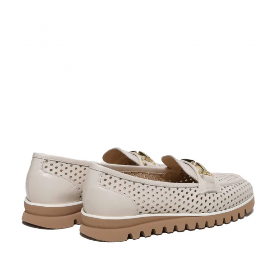 Mocassino pelle traforata latte