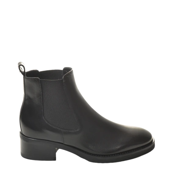 Stivaletto con elastici laterali in vitello nero