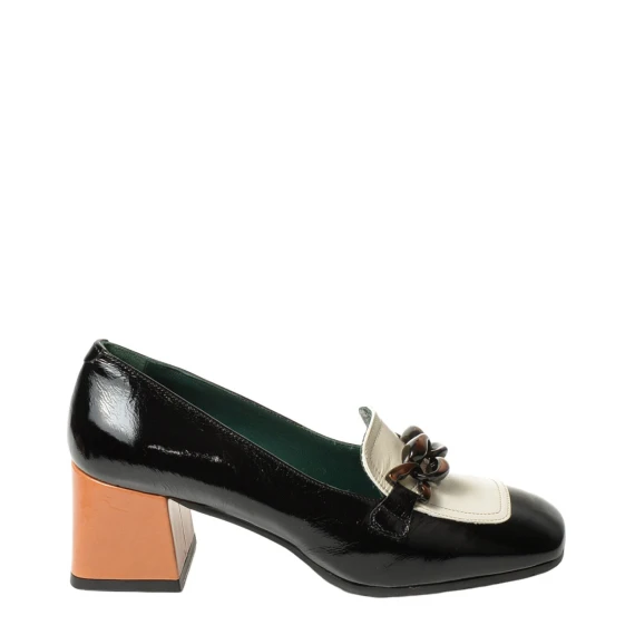 Mocassino in naplak nero con mascherina panna