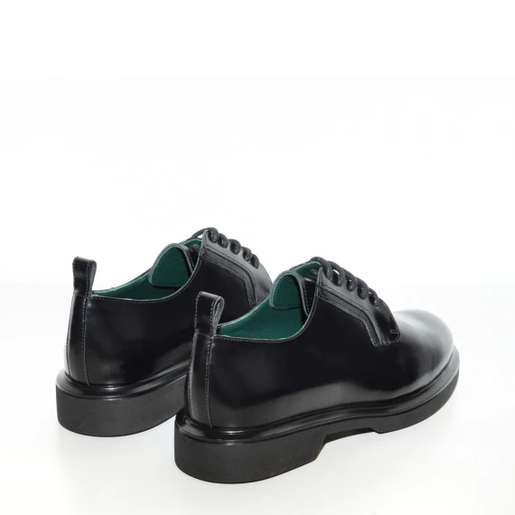 Derby allacciato in pelle spazzolata nera