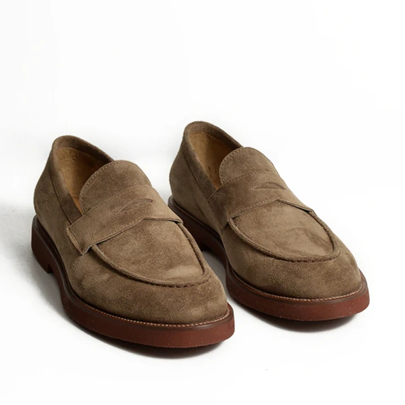 Mocassino in pelle di vitello rovesciato tabacco