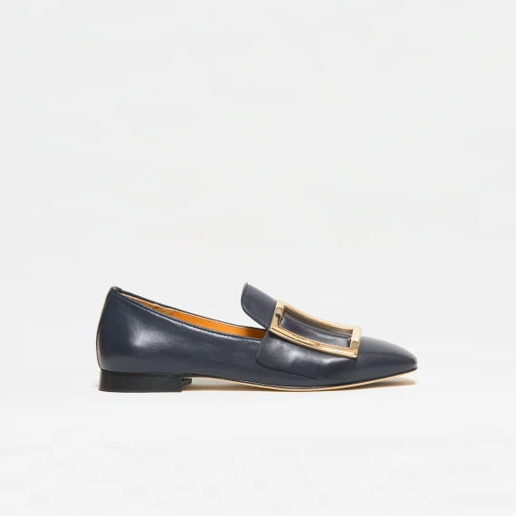Mocassino realizzato in morbida nappa blu con fibia laterale oro
